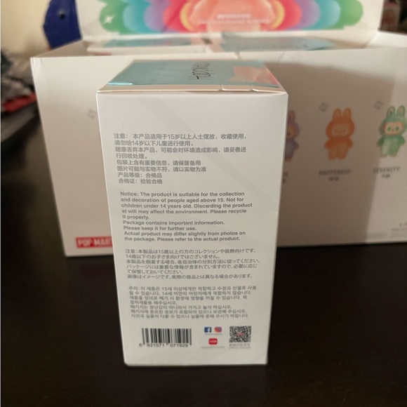 BIG INTO ENERGY LABUBU (SERENITY) - Picture 5 of 5